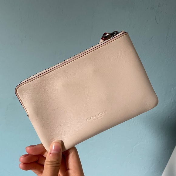 coach disney mickey mouse cream wristlet clutch cartoon white leather red - Picture 4 of 7